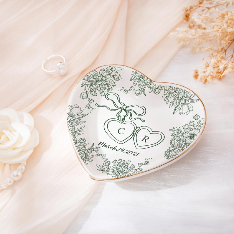 Personalized Locked Ring Dish, Wedding Gift for Couple, Toile De Jouy Jewelry Dish, Sentimental Gift for Bride, Engagement Gift, Anniversary