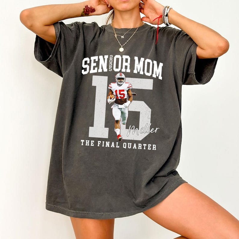 Senior Football Mom Shirt, Personalized Football Mom Shirt, Custom 2026 Senior Football Mom Gift, Game Day T-shirt, Custom Football Shirt