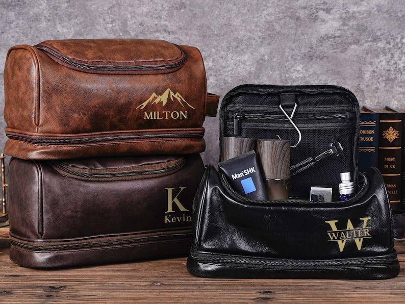 Personalized Men's Leather Toiletry Bag, Dopp Kit, Groomsmen Gifts, Anniversary Gift for Him, Travel Toiletry Bag, Men's Leather Accessory