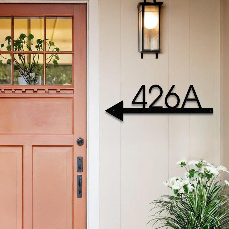 Metal Arrow Sign with House Number Custom Address Plaque, Modern Outdoor Direction Sign for Homes, Cabins, Apartments or Offices