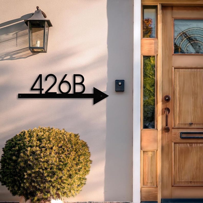 Metal Arrow Sign with House Number Custom Address Plaque, Modern Outdoor Direction Sign for Homes, Cabins, Apartments or Offices