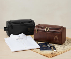 Personalized Men's Leather Toiletry Bag, Leather Dopp Kit, Groomsmen Gifts, Travel Bag, Anniversary Gift for Him, Men's Leather Accessory