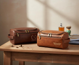 Personalized Men's Leather Toiletry Bag, Leather Dopp Kit, Groomsmen Gifts, Travel Bag, Anniversary Gift for Him, Men's Leather Accessory