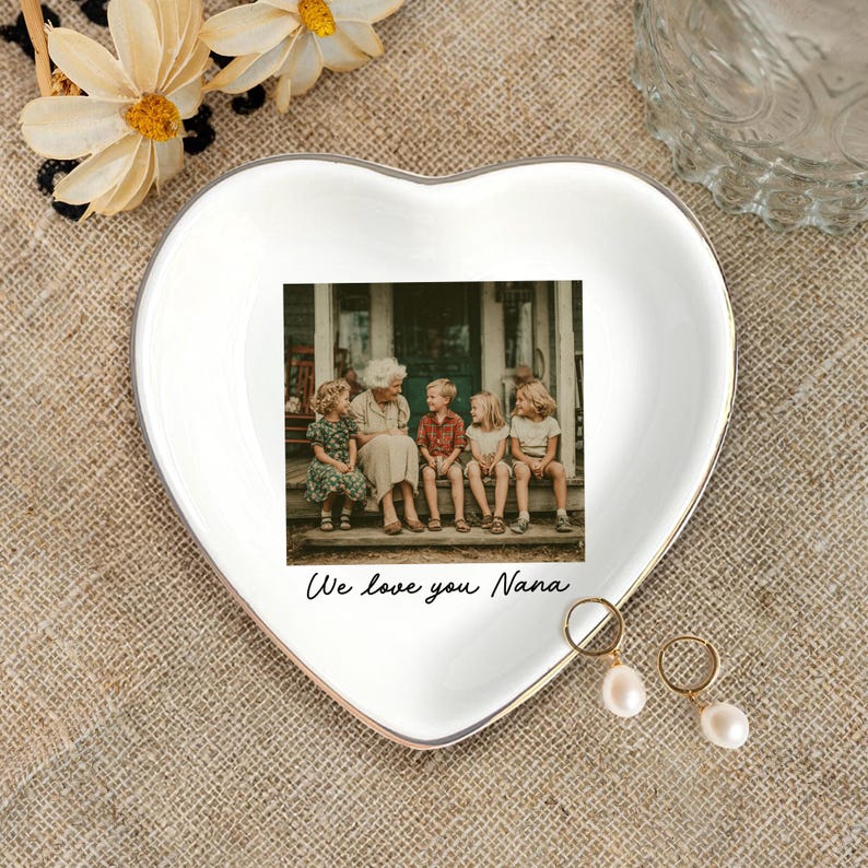 Custom Grandma Gift, Mom Ring Dish, Personalized Photo Trinket Dish, Birthday Gift For Mom, Gift For Grandma, Mom Gift Jewelry Tray