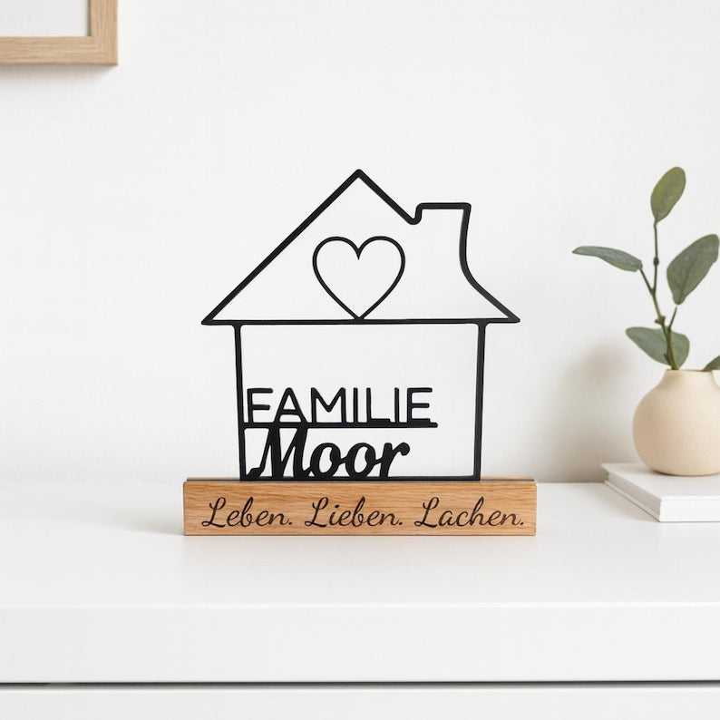 Family sign personalized with name & heart | Family gift, wedding, housewarming gift | House decoration made of wood and 3D printing