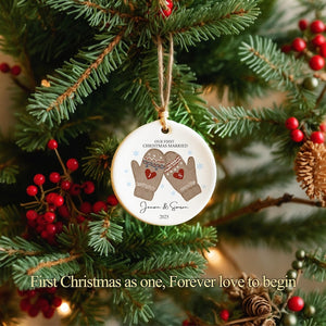 Our First Christmas Married Ornament for Couples Personalized Mr and Mrs Tree Decoration Newlywed Wedding Keepsake 2025