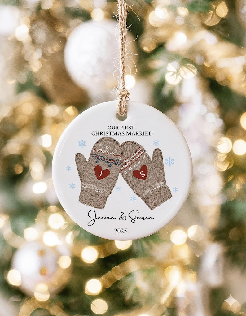 Our First Christmas Married Ornament for Couples Personalized Mr and Mrs Tree Decoration Newlywed Wedding Keepsake 2025
