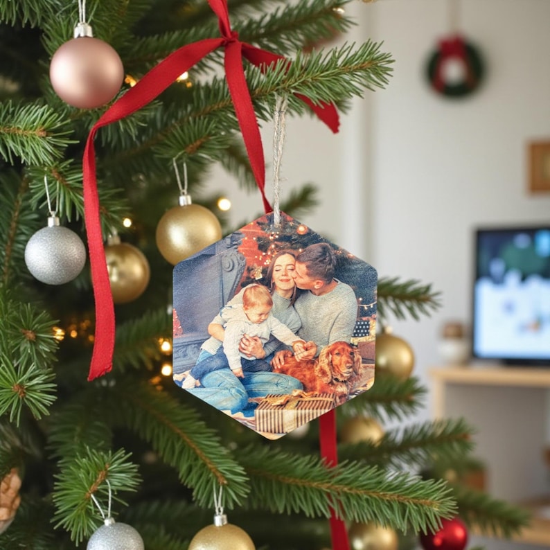 Personalized Wood Slice Photo Ornament: Rustic Christmas Keepsake