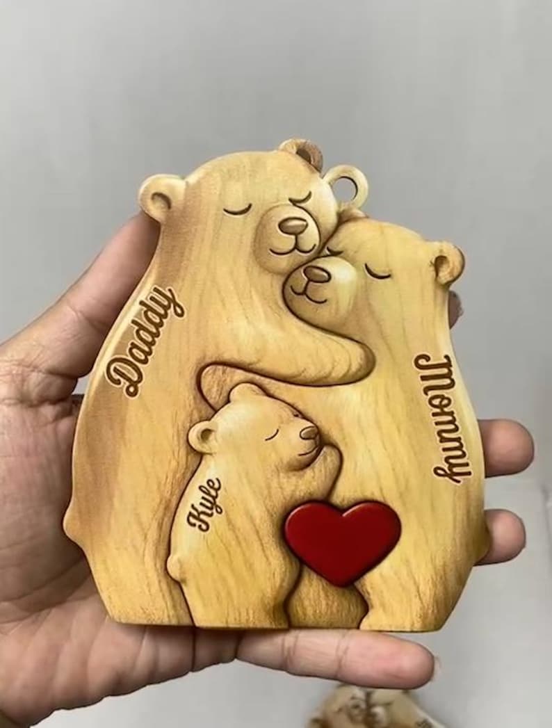 Personalized Wooden Bear Family Ornamnet,Custom Family Member Name Ornament,Christmas Gifts for Family Members, Family Holiday Keepsake Gift