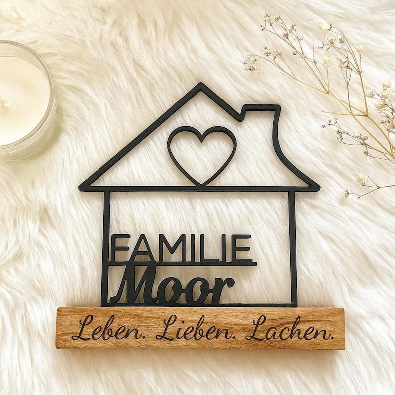 Family sign personalized with name & heart | Family gift, wedding, housewarming gift | House decoration made of wood and 3D printing