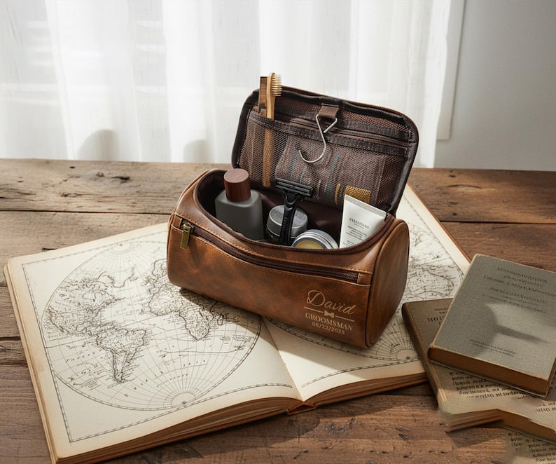 Personalized Men's Leather Toiletry Bag, Leather Dopp Kit, Groomsmen Gifts, Travel Bag, Anniversary Gift for Him, Men's Leather Accessory