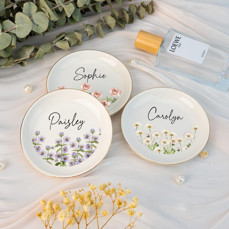 Personalized Birth Flower Jewelry Dish,Custom Floral Ring Dish With Name,Mother's Day Gift,Brithday Gift For Nanny,Wedding Bridesmaid Gifts