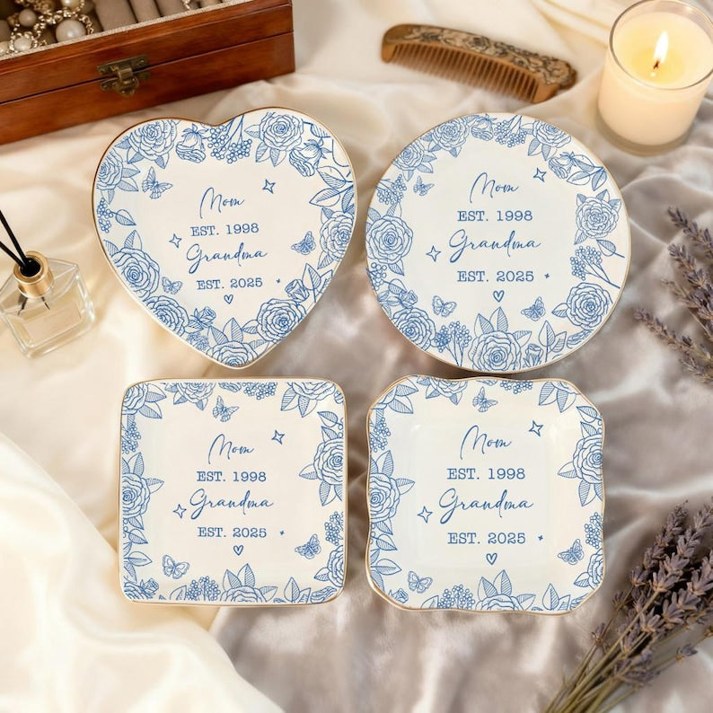 Personalized Grandma Ring Dish, Grandma Gift, Pregnancy Announcement to Grandparents, New Grandma Gift, First time Grandma, 1st Grandma Gift