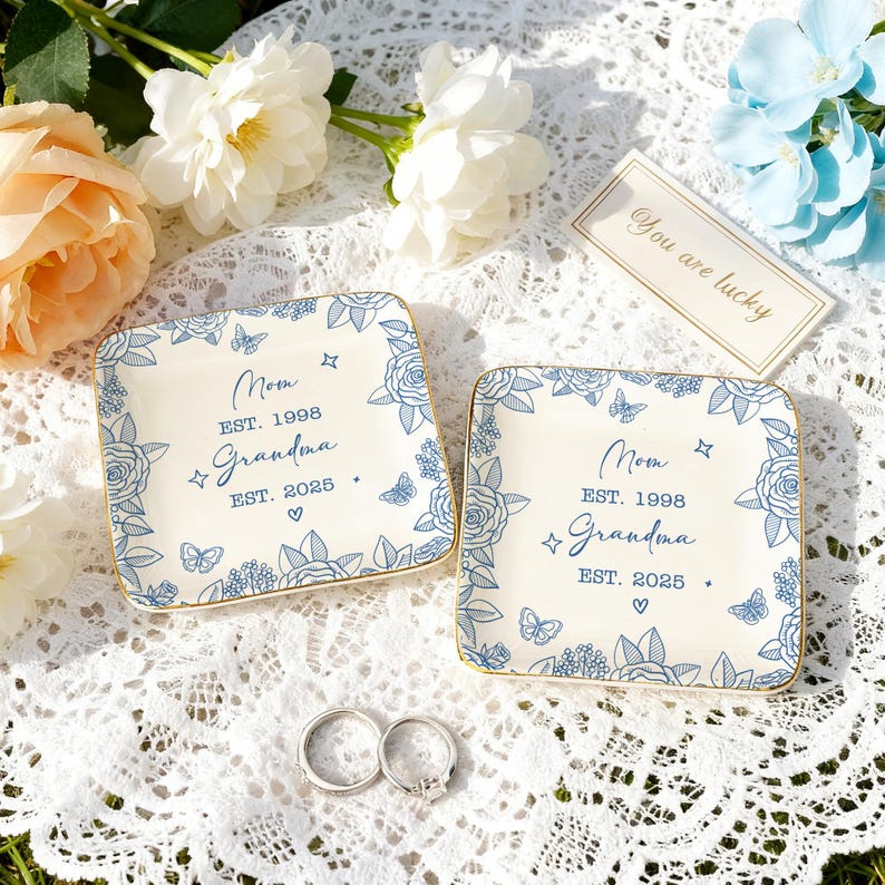 Personalized New Grandma Ring Dish, First Time Grandmother Gift, Pregnancy Announcement to Grandparents, Grandma-to-be Gifts, Gift for Mom