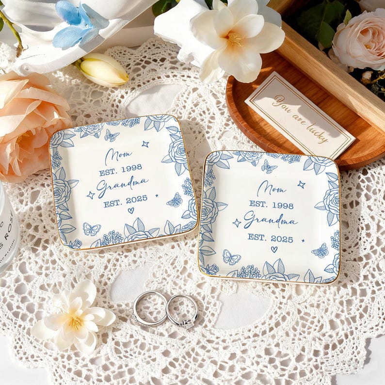 Personalized New Grandma Ring Dish, First Time Grandmother Gift, Pregnancy Announcement to Grandparents, Grandma-to-be Gifts, Gift for Mom