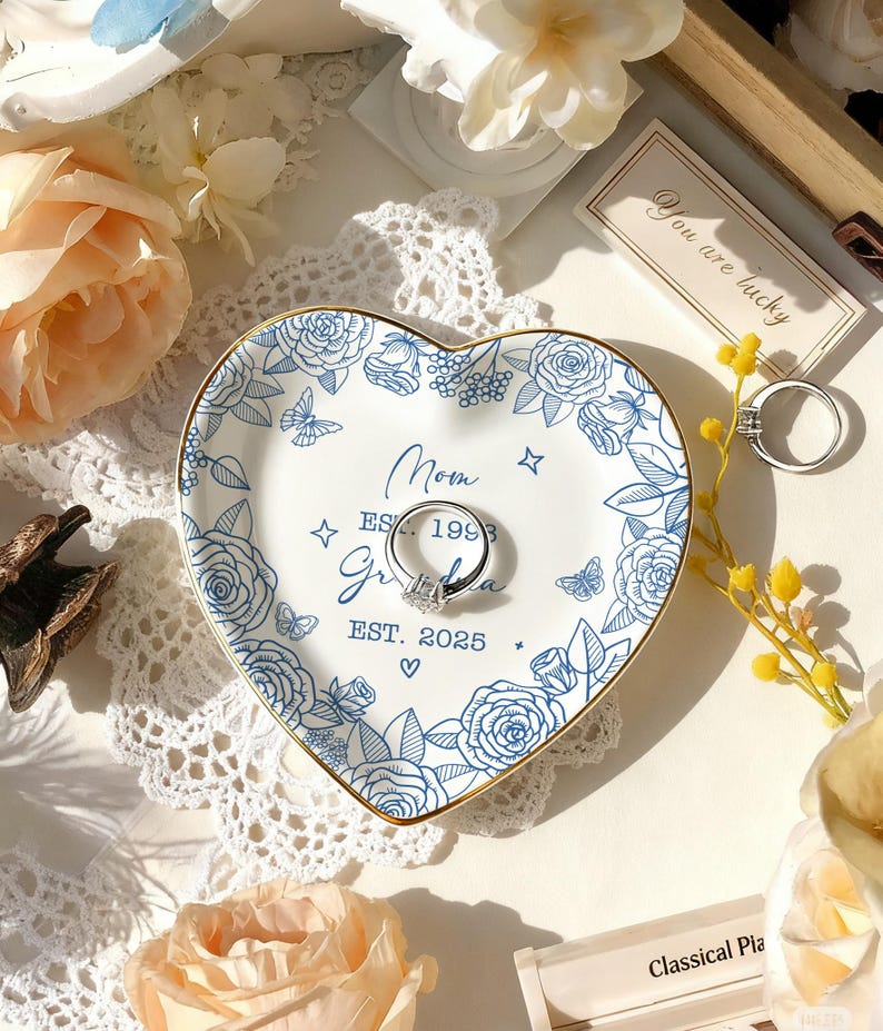 Personalized New Grandma Ring Dish, First Time Grandmother Gift, Pregnancy Announcement to Grandparents, Grandma-to-be Gifts, Gift for Mom