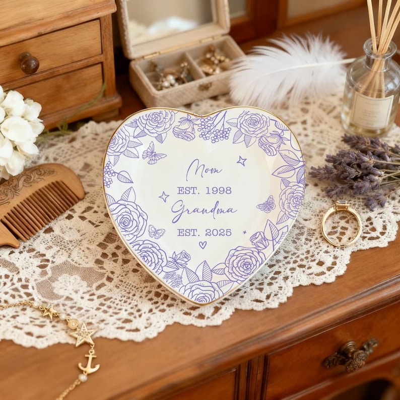 Personalized Grandma Ring Dish, Grandma Gift, Pregnancy Announcement to Grandparents, New Grandma Gift, First time Grandma, 1st Grandma Gift