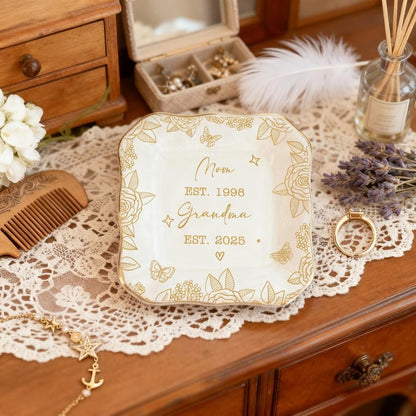 Personalized Grandma Ring Dish, Grandma Gift, Pregnancy Announcement to Grandparents, New Grandma Gift, First time Grandma, 1st Grandma Gift