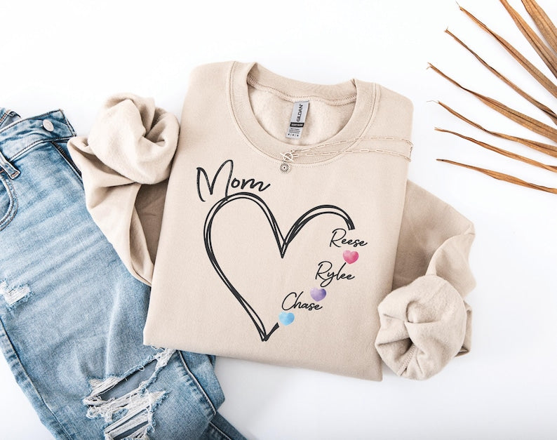 Custom Mom Sweatshirt with Kids' Names, Mama Heart Sweatshirt, Personalized Shirt, Gift for Mom, Women's Crewneck, Mother's Day Gift
