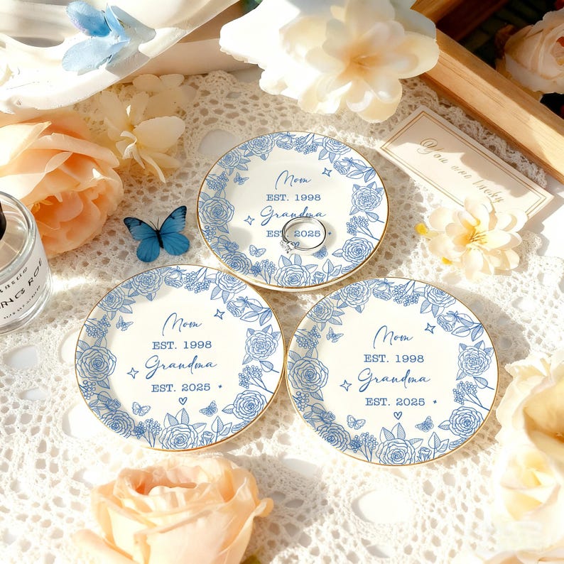 Personalized New Grandma Ring Dish, First Time Grandmother Gift, Pregnancy Announcement to Grandparents, Grandma-to-be Gifts, Gift for Mom