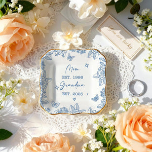 Personalized New Grandma Ring Dish, First Time Grandmother Gift, Pregnancy Announcement to Grandparents, Grandma-to-be Gifts, Gift for Mom