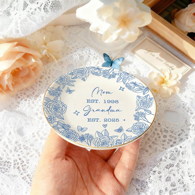 Personalized New Grandma Ring Dish, First Time Grandmother Gift, Pregnancy Announcement to Grandparents, Grandma-to-be Gifts, Gift for Mom