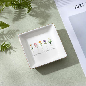 Personalized Birth Flower Ring Dish,Besties Flower Ring Holder,Ring Dish for Mom,Wedding Bridesmaid Trinket Dish,Mother's Day Gift