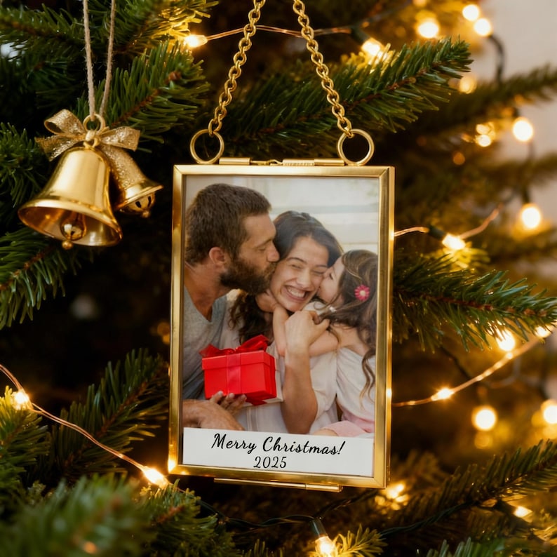 Personalized Family Photo Frame Ornament,Photo Metal Album Unique Photo Keepsake For Grandma GrandPa Christmas Gifts Couple Vintage Decor