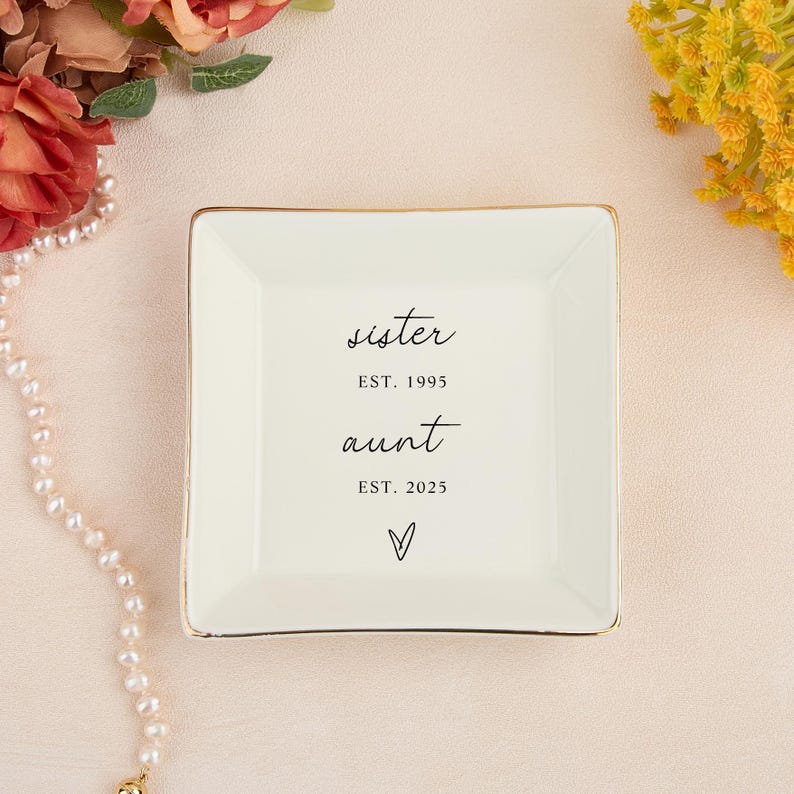 Personalized Aunt Ceramic Ring Dish, Pregnancy Announcement Gift