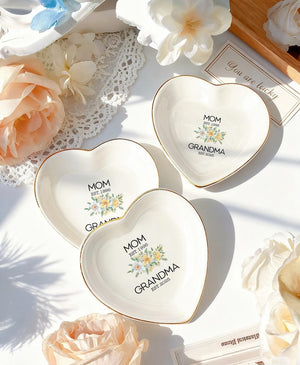 Personalized Grandma Ring Dish - First Time Grandmother Gift - Custom Name & Date - Pregnancy Announcement Gift for Mom Becoming Grandma