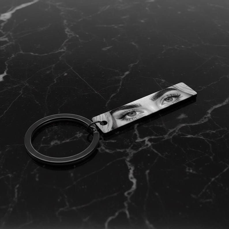 Personalized Eye Photo Keychain - Anniversary Gifts | Custom Couple Keyring, Eye Picture Keychain with Photo for Boyfriend Girlfriend