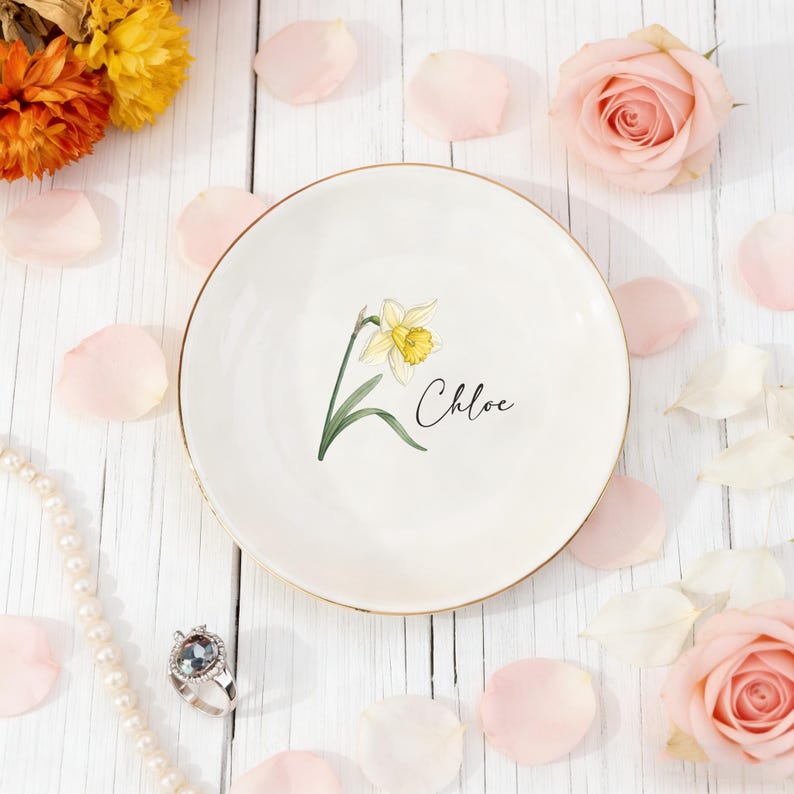 Personalized Birth Flower Jewelry Dish, Custom Bridesmaid Ring Dish, Floral Trinket Dish for Her, Birthday Gifts for Friend, Wedding Favors