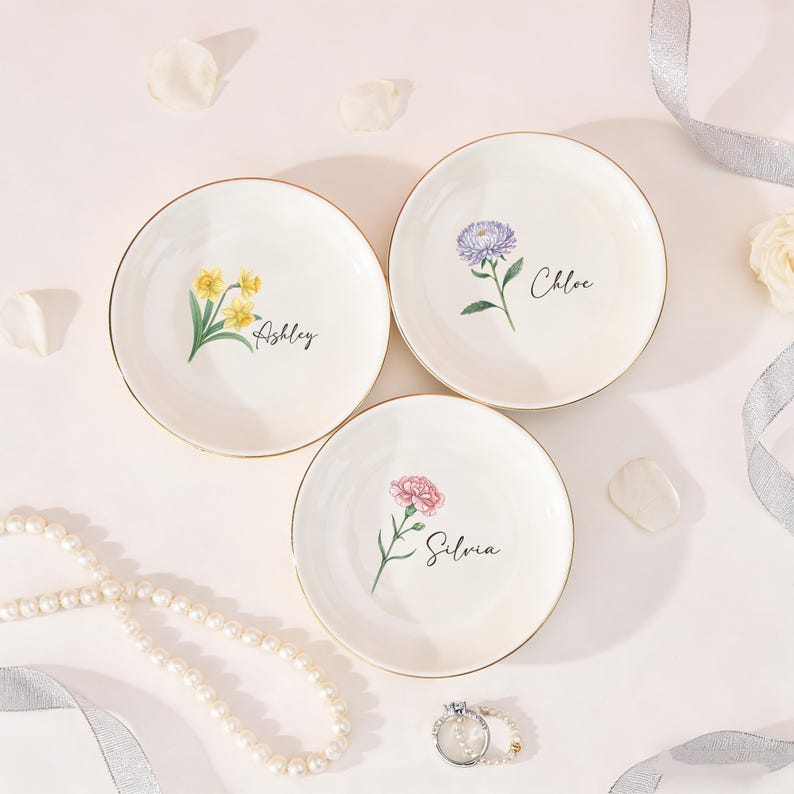 Personalized Birth Flower Jewelry Dish, Custom Bridesmaid Ring Dish, Floral Trinket Dish for Her, Birthday Gifts for Friend, Wedding Favors
