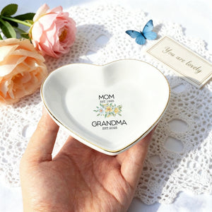Personalized Grandma Ring Dish - First Time Grandmother Gift - Custom Name & Date - Pregnancy Announcement Gift for Mom Becoming Grandma