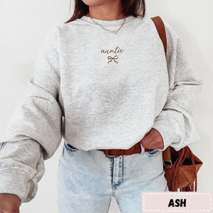 Auntie Sweatshirt, Cute Bow Sweater for Aunt, Gift for Mothers Day Coquette Pullover, Pregnancy Announcement Minimalist Crewneck