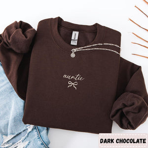 Auntie Sweatshirt, Cute Bow Sweater for Aunt, Gift for Mothers Day Coquette Pullover, Pregnancy Announcement Minimalist Crewneck