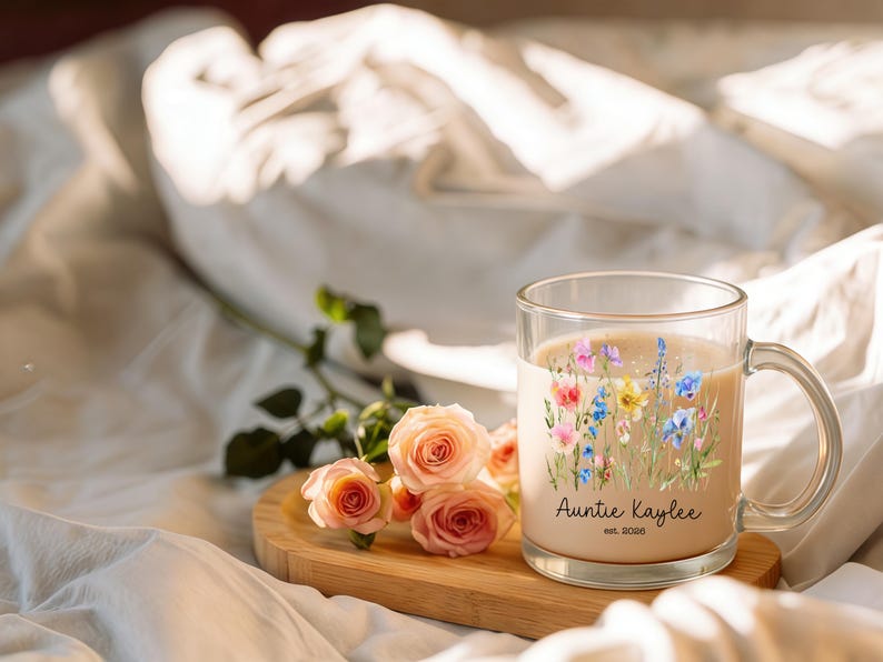 Personalized New Auntie Gift, Custom Floral Glass Coffee Mug with Name, Pregnancy Reveal Sister Gift, Baby Announcement, Gift for Bestie