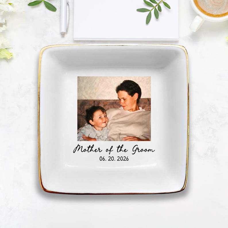 Photo Gifts for Mom Wedding Day, Custom Photo Wedding Ring Dish, Mother Of The Bride Jewelry Dish, Custom Jewelry Tray for Mom, MOB Gifts