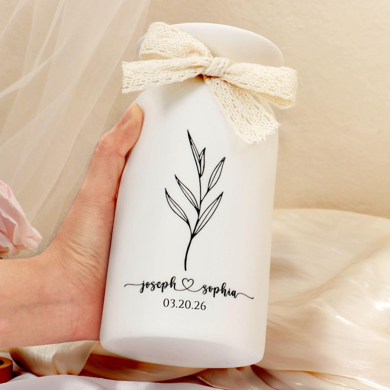 Custom Wedding Gifts Flower Vase, Personalized Engaged Vase, New Engaged Couple Gift, Wedding Gift for Newlyweds, Engagement Date