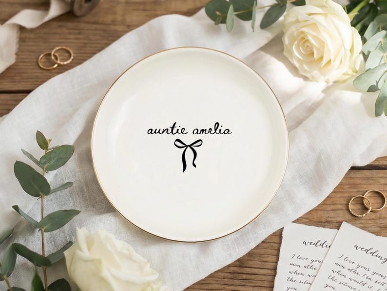 Personalized Aunt Name Ring Dish, Custom Auntie Jewelry Dish, Pregnancy Announcement Auntie Gift, Gift from Niece