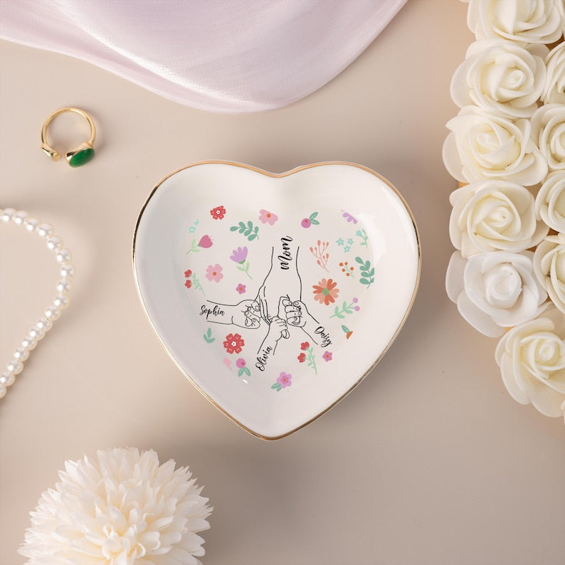 Personalized Ceramic Ring Dish, Mom Jewelry Dish, Mothers Day Gift, Mother and Kids Holding Hands, Family Bond Gift 2026, Keepsake Gift for Mom