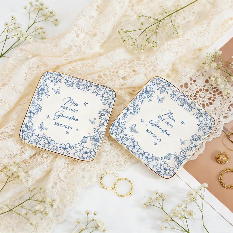 New Grandma Ring Dish, First Time Grandma Gift, Mothers Day Gift for Nanny, Pregnancy Announcement to Grandparents,Grandma-to-be Ring Holder