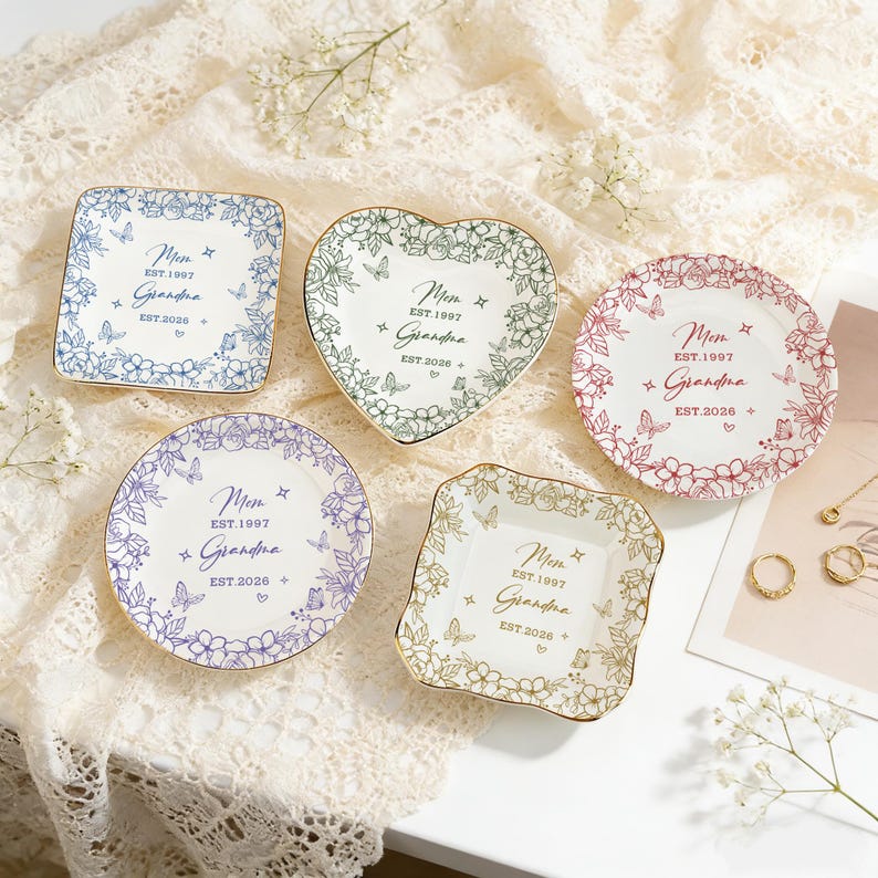 New Grandma Ring Dish, First Time Grandma Gift, Mothers Day Gift for Nanny, Pregnancy Announcement to Grandparents,Grandma-to-be Ring Holder
