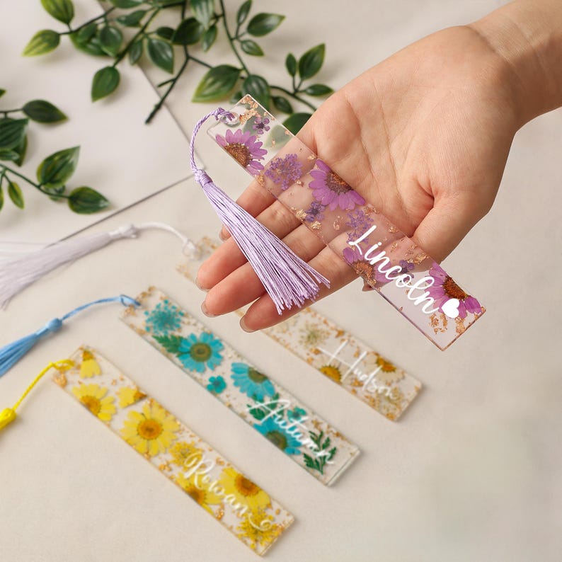 Personalized Pressed Flower Bookmark, Daisy Acrylic Bookmark, Bookmark with Name, Gift for Her & Teacher