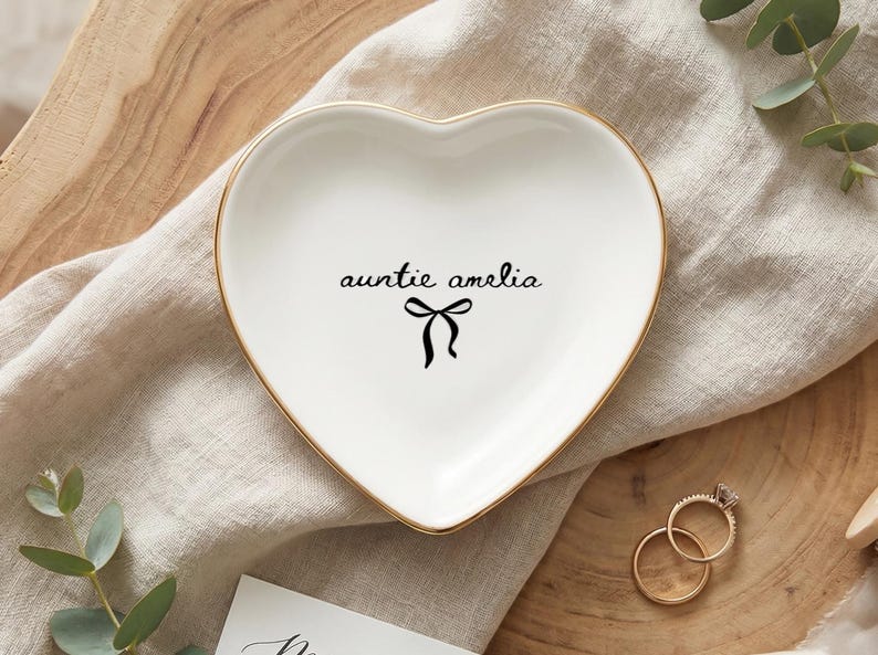 Personalized Aunt Name Ring Dish, Custom Auntie Jewelry Dish, Pregnancy Announcement Auntie Gift, Gift from Niece