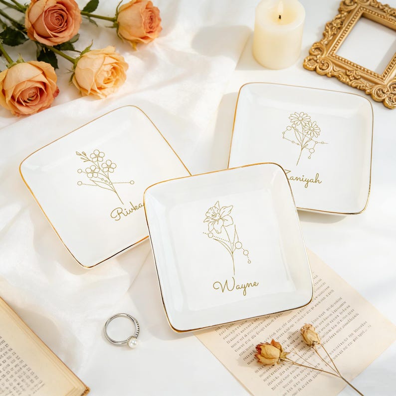 Personalized Zodiac Sign Jewelry Dish with Birth Flower, Birthday Gift for Friend, Floral Ring Dish with Constellation, Bridesmaid Wedding