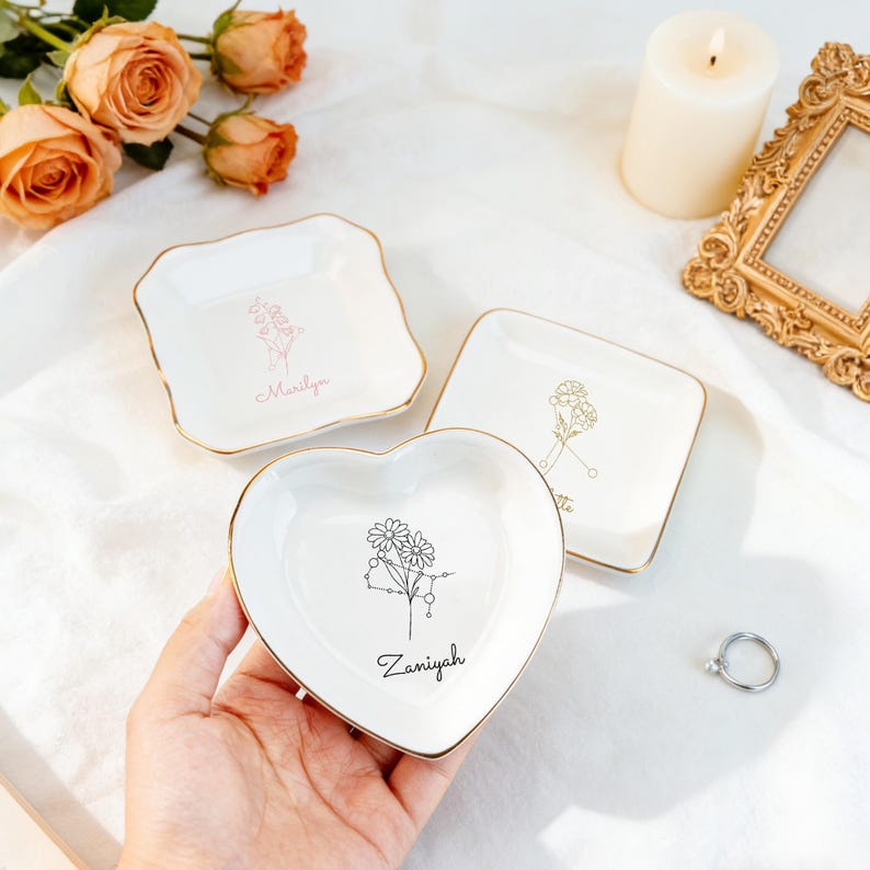 Personalized Zodiac Sign Jewelry Dish with Birth Flower, Birthday Gift for Friend, Floral Ring Dish with Constellation, Bridesmaid Wedding