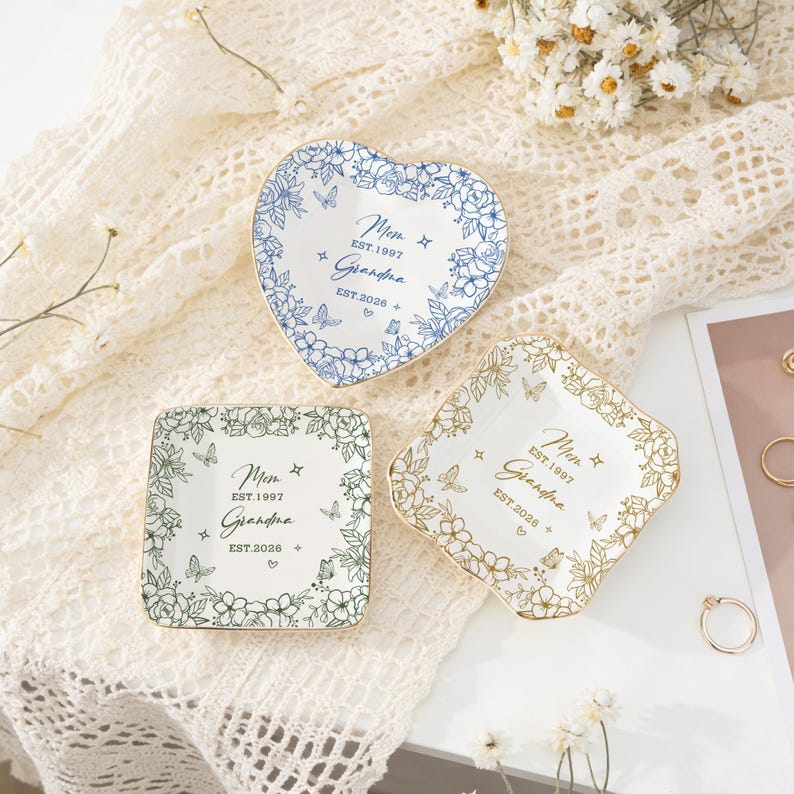 New Grandma Ring Dish, First Time Grandma Gift, Mothers Day Gift for Nanny, Pregnancy Announcement to Grandparents,Grandma-to-be Ring Holder
