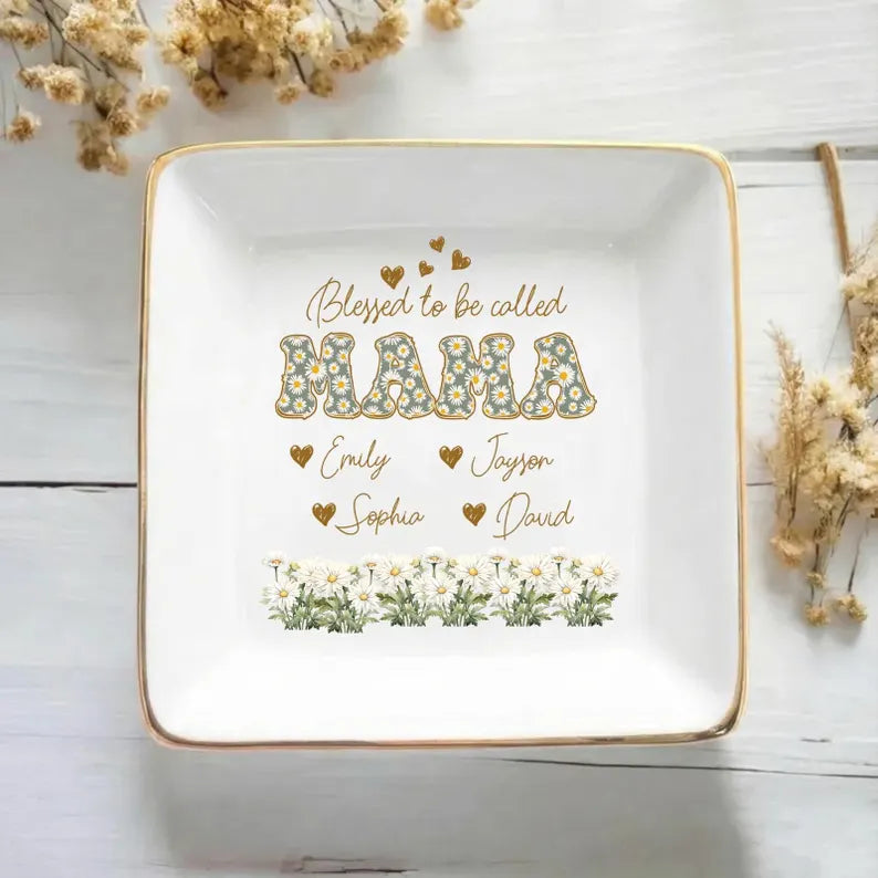 Personalized Mama Plate, Heart-Shaped Jewelry Dish with Family Names, Custom Gift for Mom, Mother's Day Plate, Family Gift
