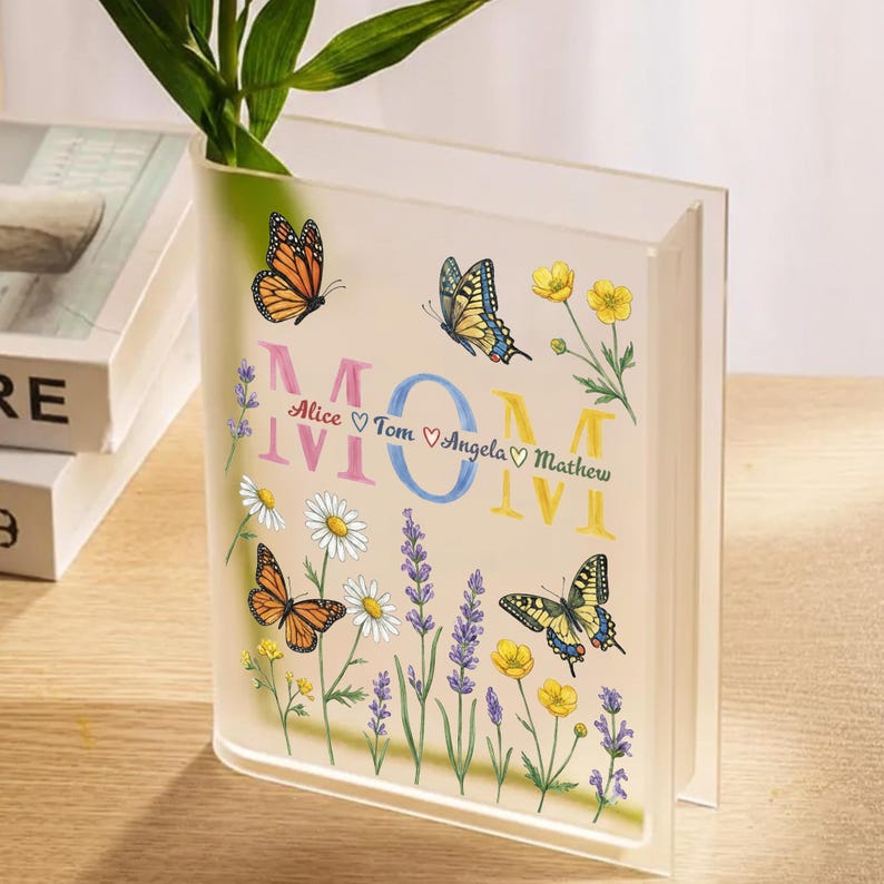 Custom Family Book Vase | Gift for Mom Grandma | Mom with Kids Names Hand Book Vase | Gift For Mother day